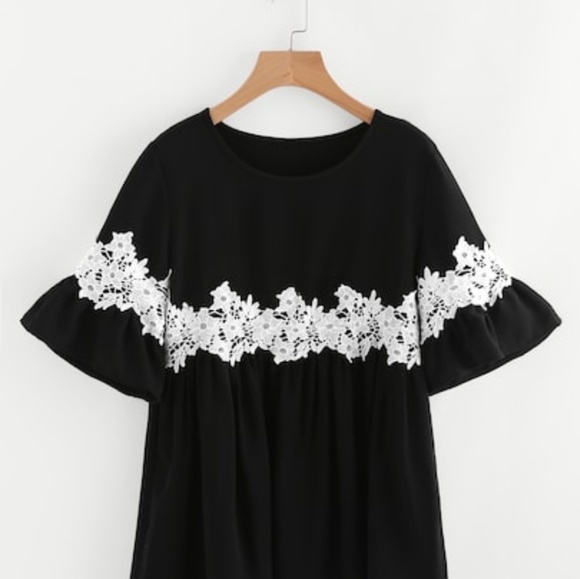 Tops - 💥Contrast Crochet Appliques Babydoll Blouse💥